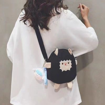 3 Pocket Fanny Hip Pack Bag With Nylon Material And Zipper Closure